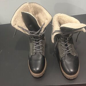 L'INTERVALLE Black and Gray Combat Boots